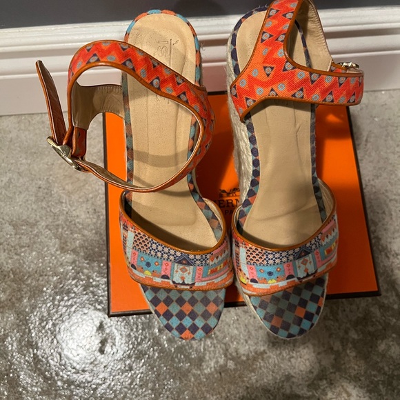 Platform Espadrilles- Must have! - Picture 3 of 7